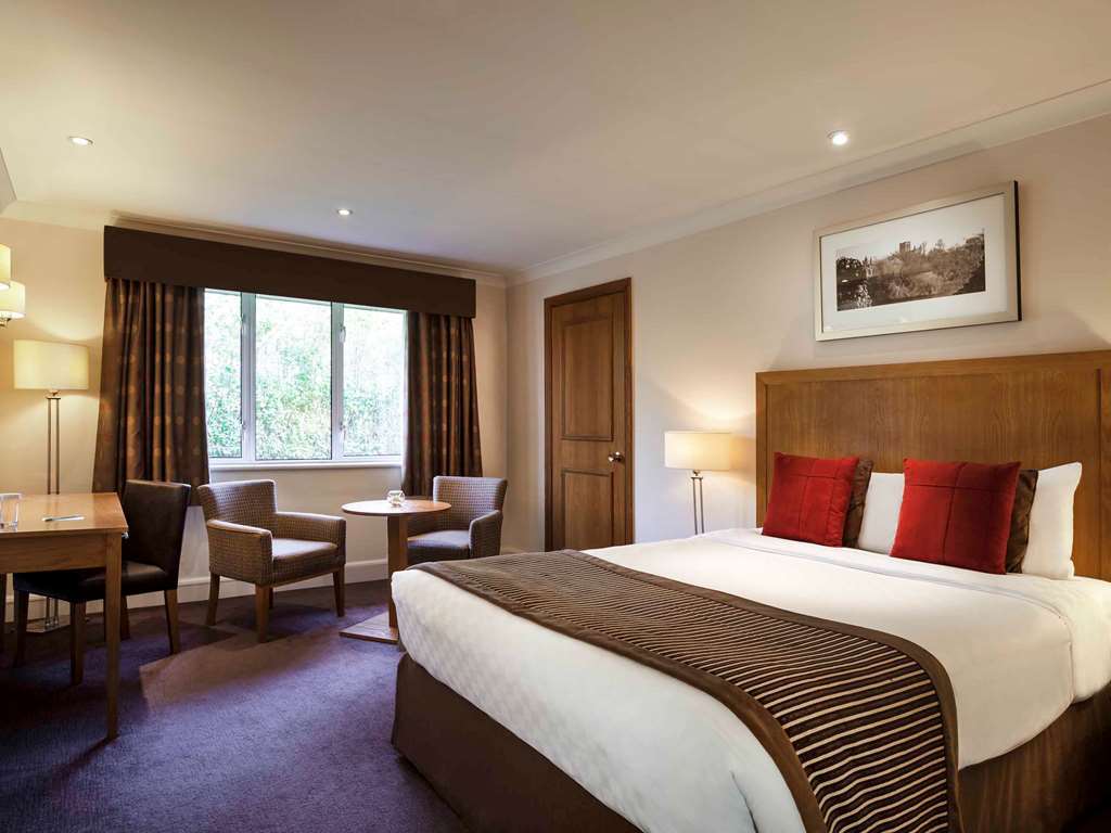 Mercure Daventry Court Hotel Room photo